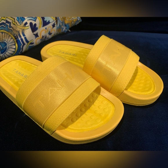 Tahari Slip On Sandle - Picture 1 of 7